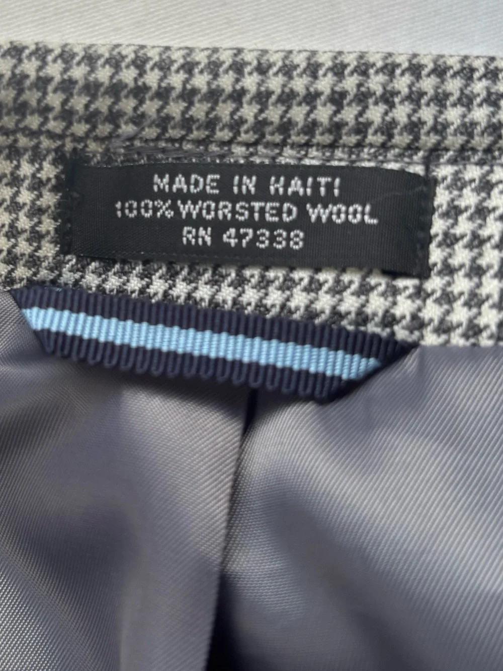 NWOT Tommy Hilfiger Gray Micro Houndstooth Plaid Two-Button Sport Coat Size 50 R